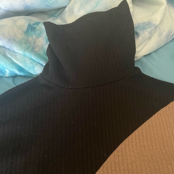 Multi-Color Sweater - Picture 3 of 4